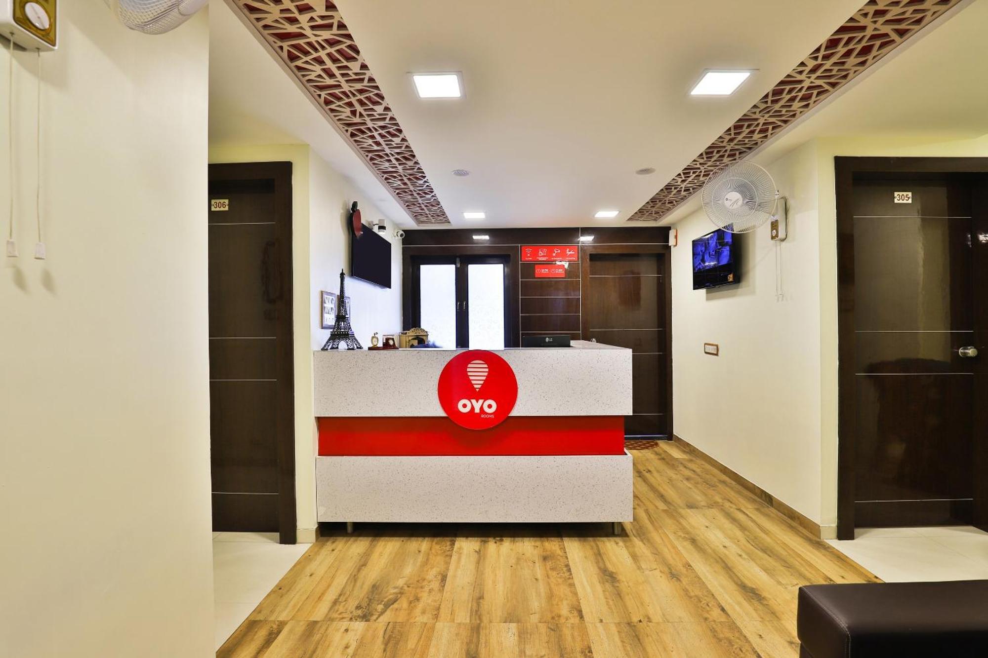 Hotel O Red Apple Ahmedabad Exterior foto